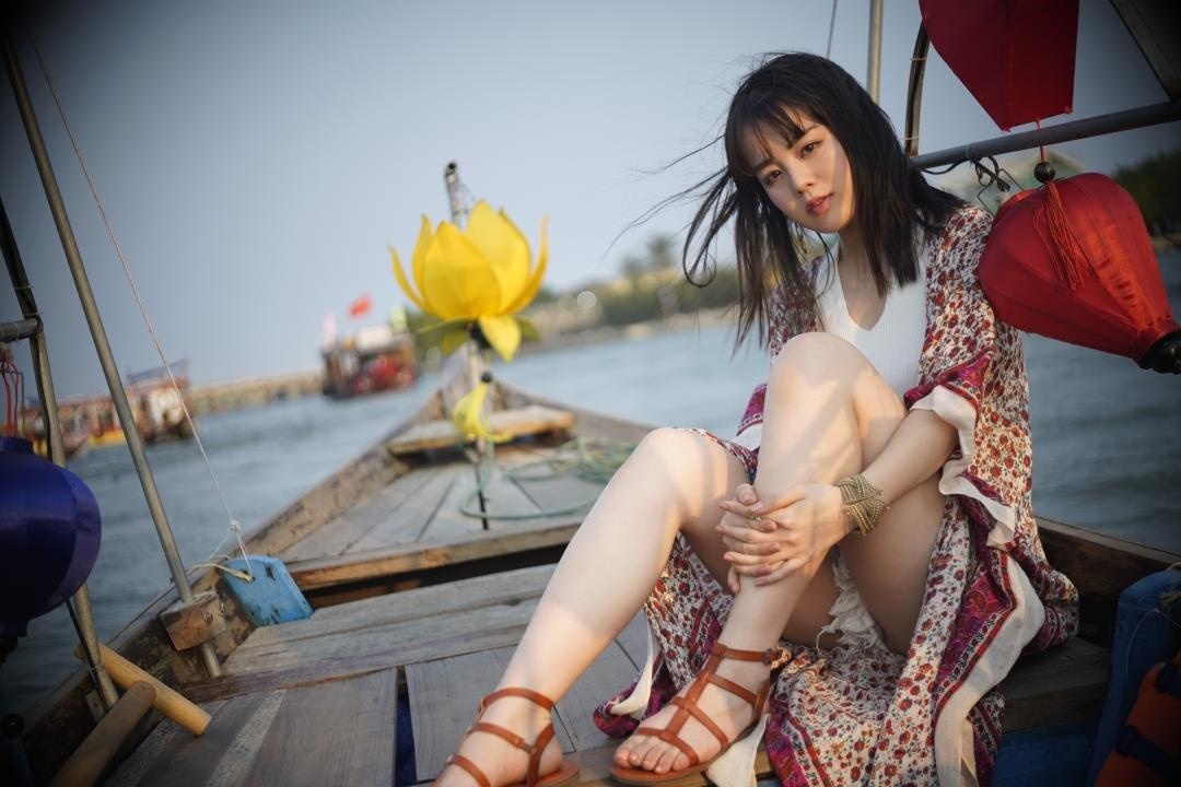 Rikka Ihara chup anh o Viet Nam anh 2