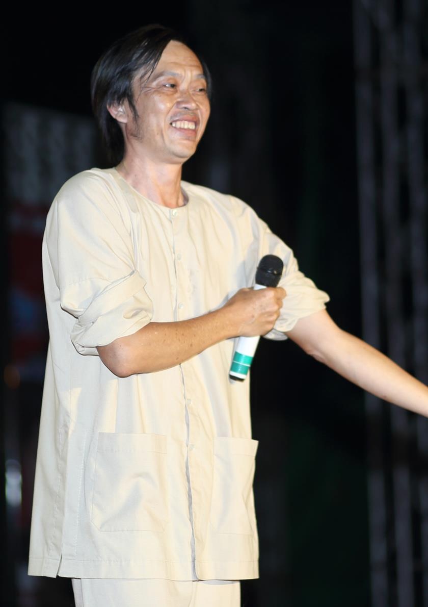 Hoai Linh song ca voi Quang Le anh 2