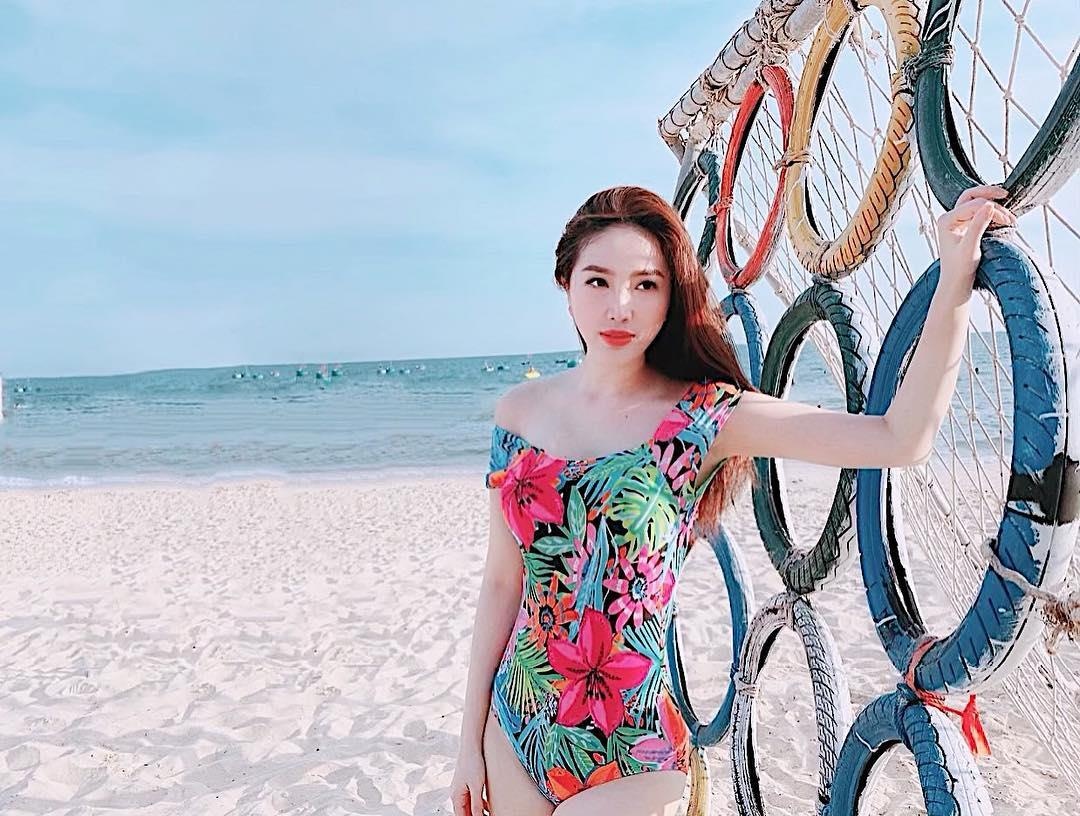 Sao Viet du lich dip le anh 4