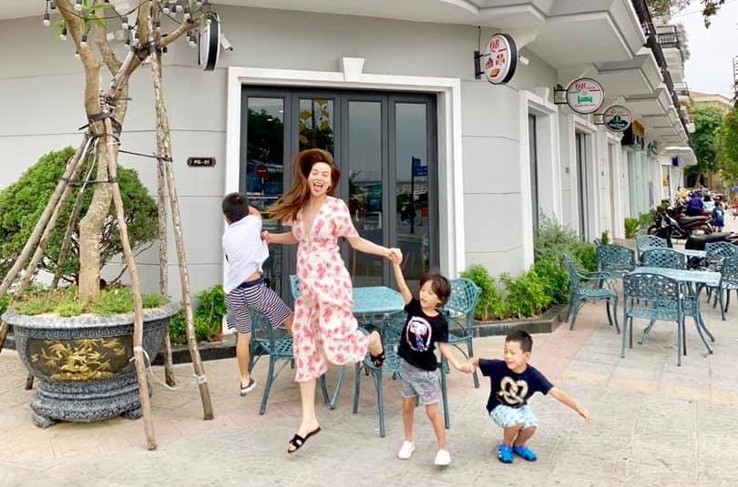 Sao Viet du lich dip le anh 8