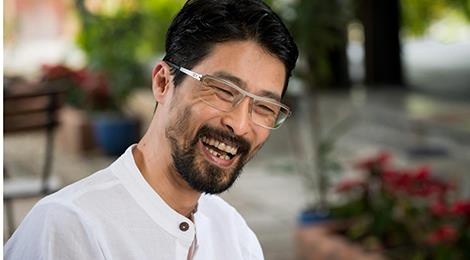 Johnny Tri Nguyen noi ve ve ngoai gia nua: 'Khong thay doi moi la soc' hinh anh