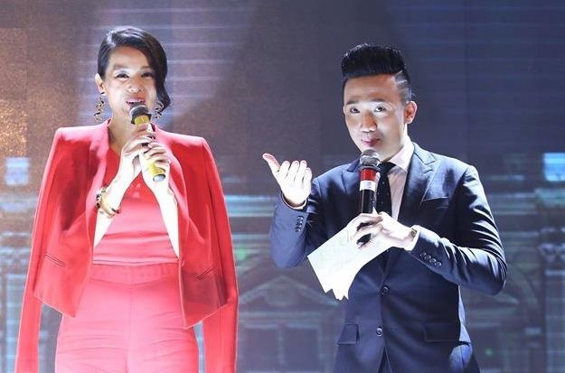 MC Tran Thanh tro tai 'noi nhu gio' tieng Trung va tieng Anh hinh anh