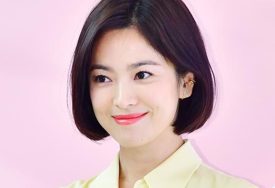 Song Hye Kyo xuat hien tuoi tre, khong phat ngon ve tin ly hon hinh anh