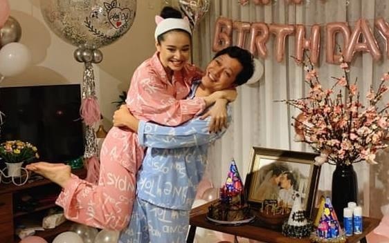 Truong Giang mac do ngu, om hon Nha Phuong o tiec sinh nhat 36 tuoi hinh anh