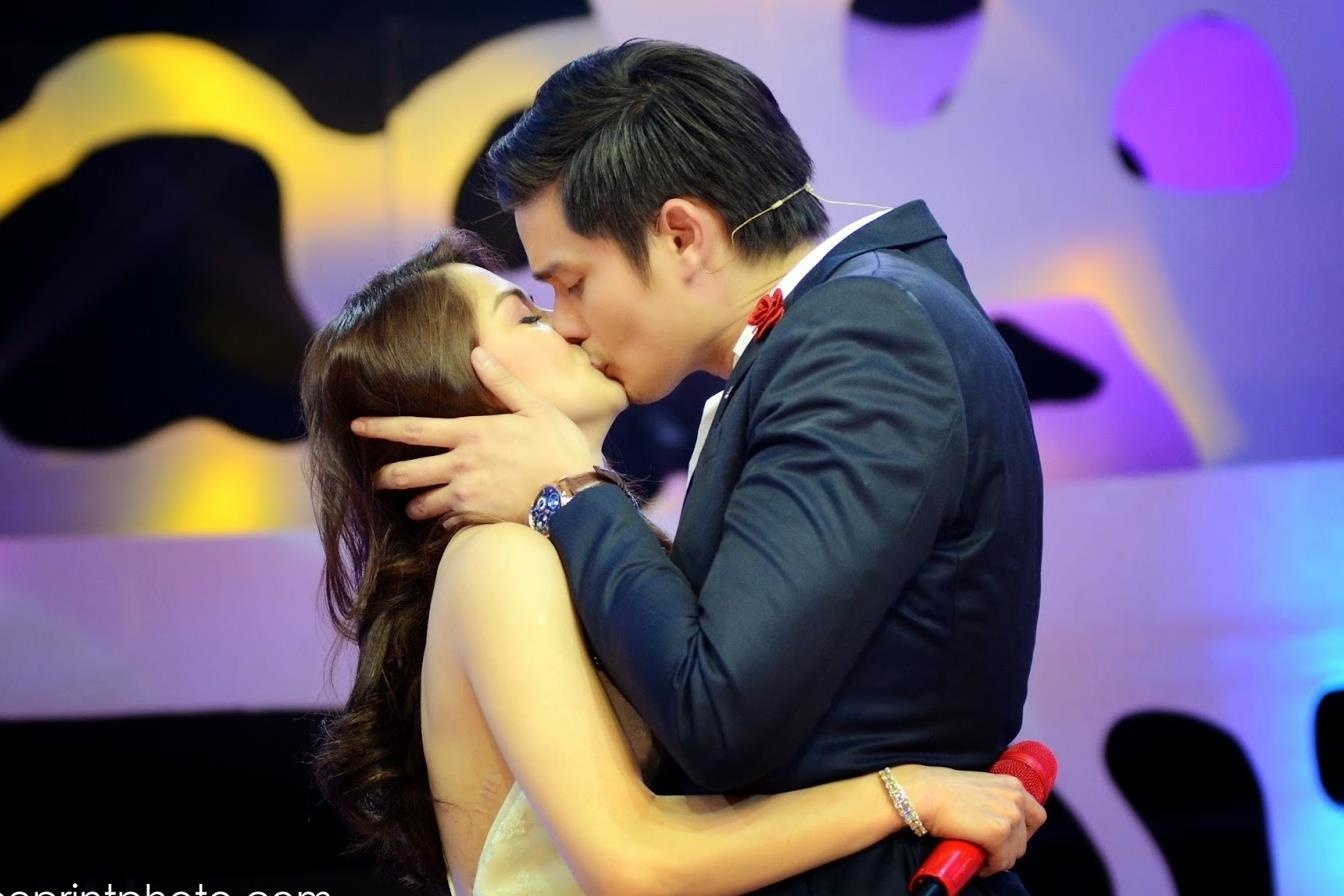 Man cau hon tung rung dong chau A cua 'my nhan dep nhat Philippines' hinh anh