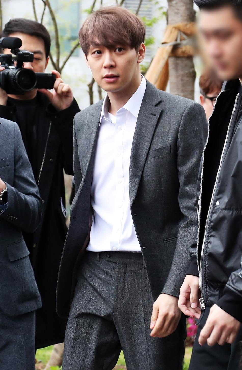 Park Yoochun bi bat anh 6