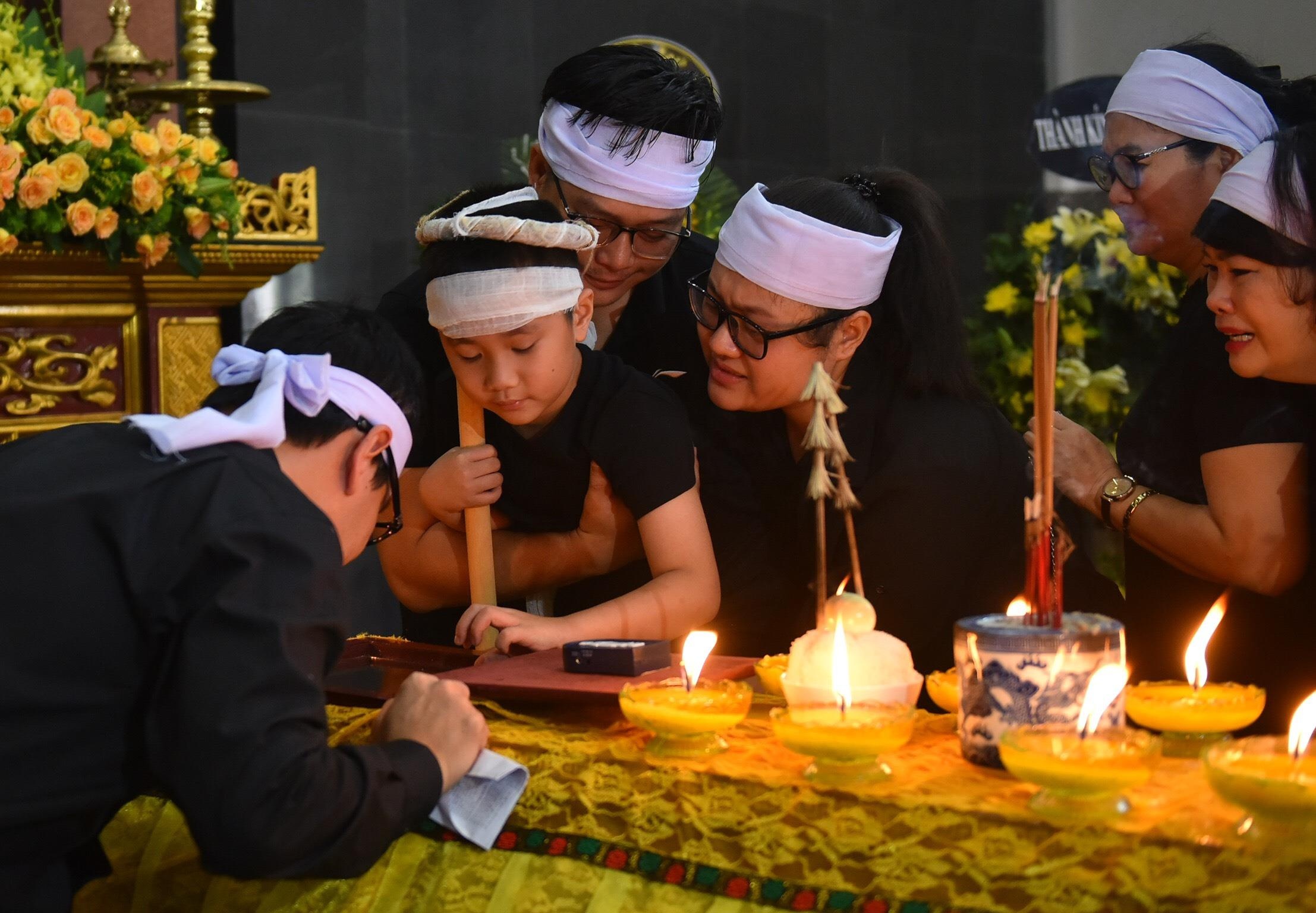 Nguoi mau Viet qua doi anh 1