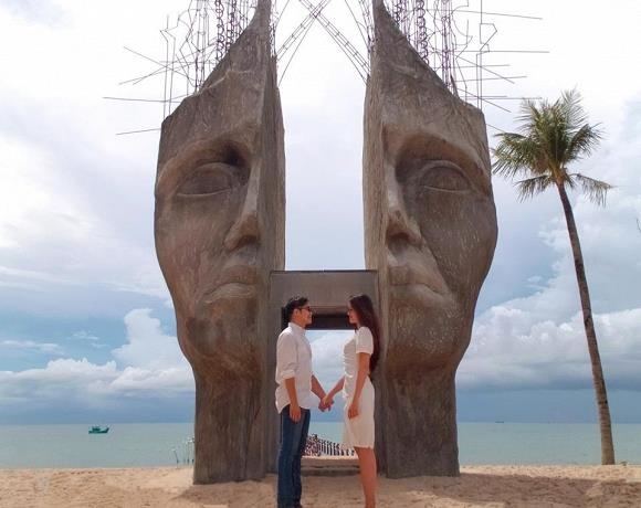 Nha Phuong khoe eo thon,  Giang My goi cam anh 8