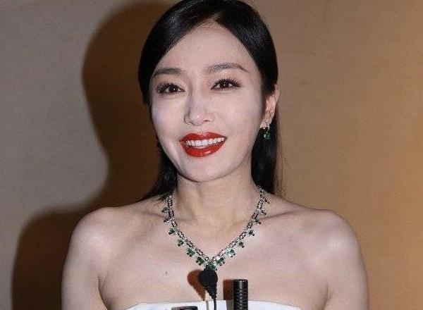 Tần Lam bị chê nhan sắc ảnh 1 Tan Lam bi che nhan sac anh 1