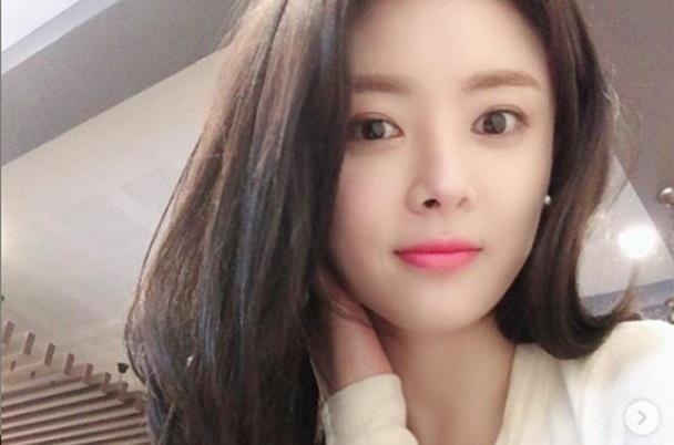 Nu dien vien Han qua doi sau khi bi 2 oto dam tren duong cao toc hinh anh