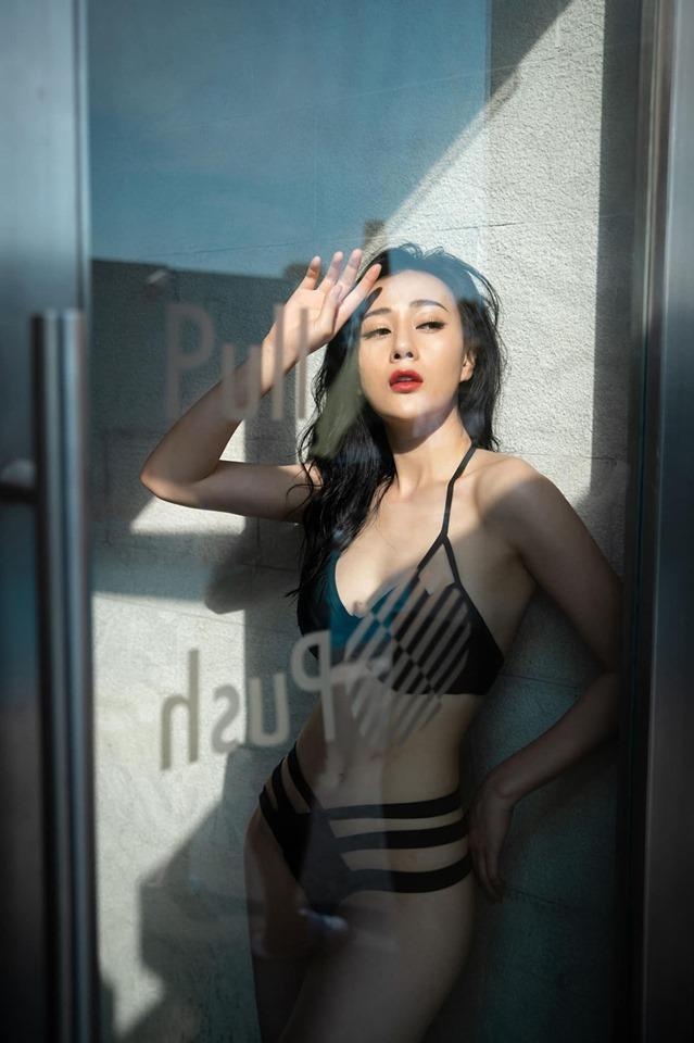 Dan sao Quynh bup be goi cam voi bikini anh 6