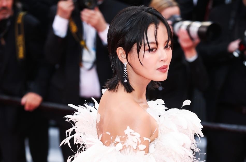 Sao nu Trung Quoc gay chu y o Cannes vi qua giong Song Hye Kyo hinh anh