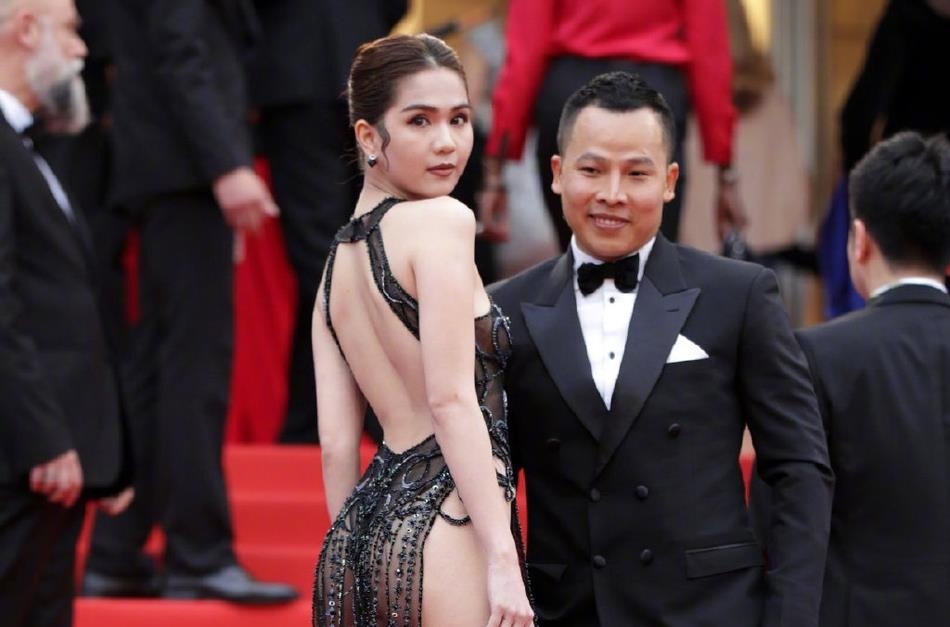 Ngoc Trinh - khach vo danh khoe than lo lang tren tham do LHP Cannes hinh anh