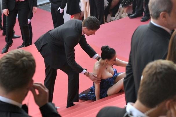 Sao Hoa ngu khi mac lo va phan cam o Cannes anh 3