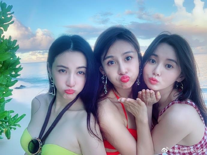 Sao Hoa ngu khoe dang voi bikini anh 1