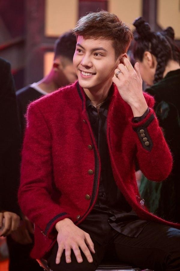 Tran Vy Dinh noi tieng Anh anh 2