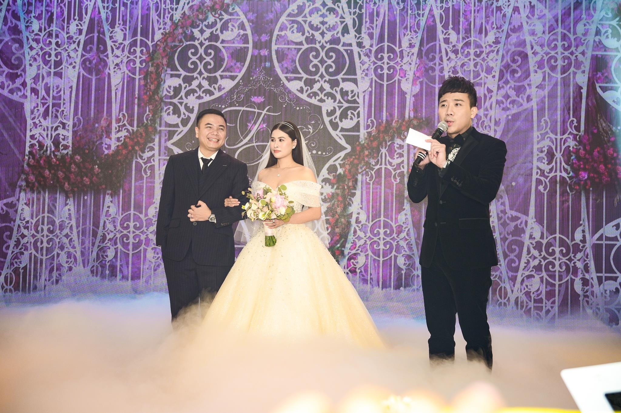 le cuoi dao dien Nhat Trung anh 9