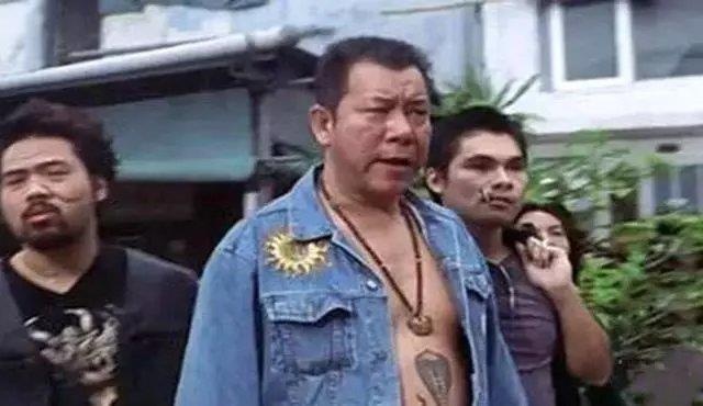 'Dai ac nhan Hong Kong' song doi co doc, ngheo kho den luc chet hinh anh