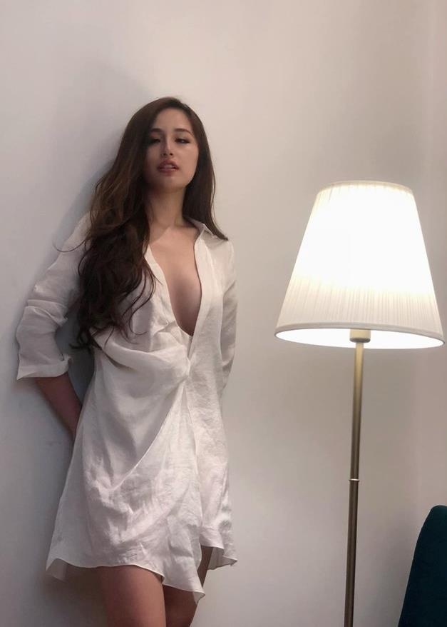 Hoa hau goi cam sau dang quang anh 1