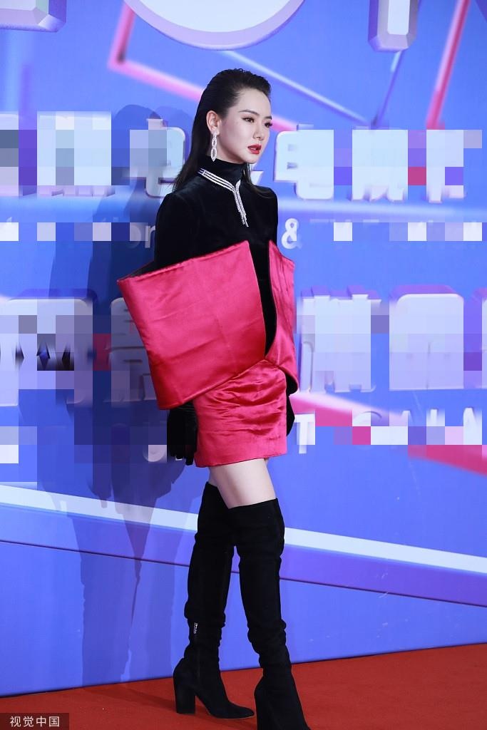 Lieu Nham nga tren tham do anh 4