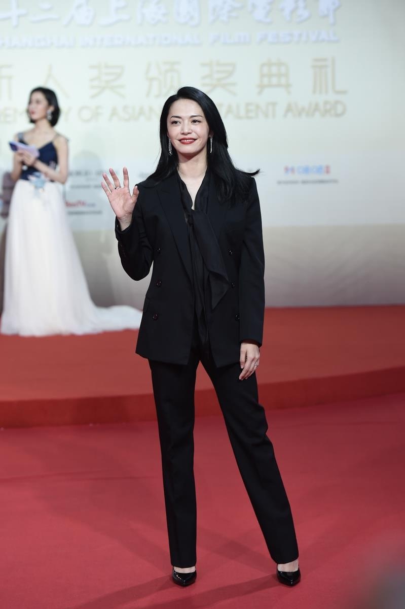 Tang My Tue Tu tham do lien hoan phim anh 4