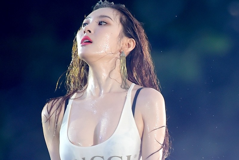 Su that sau mon loi hang ty USD va tuong vang o showbiz hinh anh