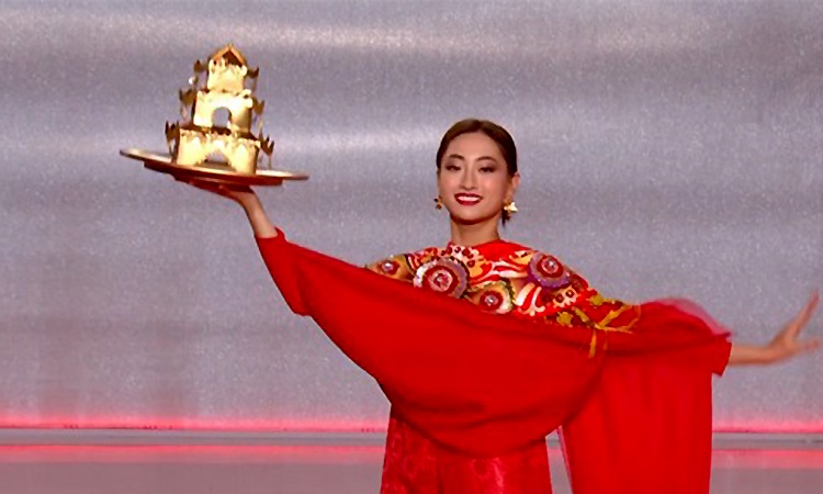 Man mua mam cua Luong Thuy Linh o chung ket Hoa hau The gioi 2019 hinh anh