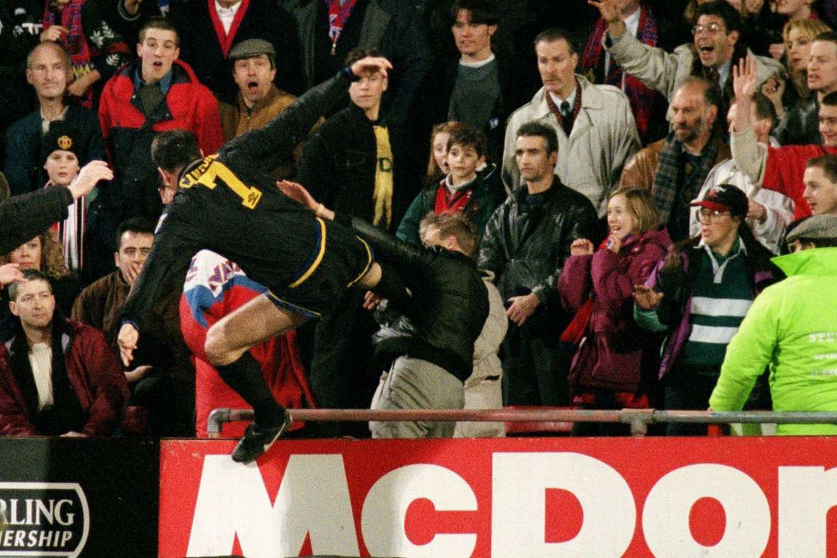 Cantona kungfu,  Cantona Man United,  Cantona dap co dong vien,  Ngoai hang Anh,  Premier League anh 1