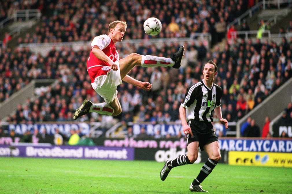 Dennis Bergkamp Arsenal,  Dennis Bergkamp vs Newcastle,  Dennis Bergkamp vs Argentina anh 3