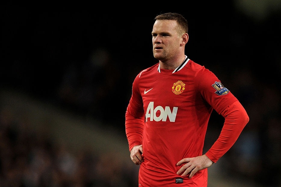 Rooney - tai nang noi loan va ke ham tien cua Sir Alex hinh anh