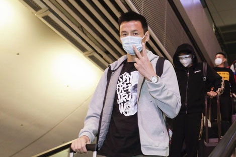 Ngay ve cua doi bong Vu Han hinh anh