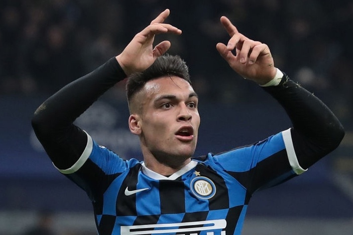 Barca nhan canh bao ve vu Lautaro Martinez hinh anh