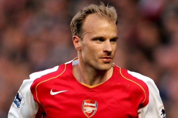 Nhung goc toi cua Dennis Bergkamp hinh anh