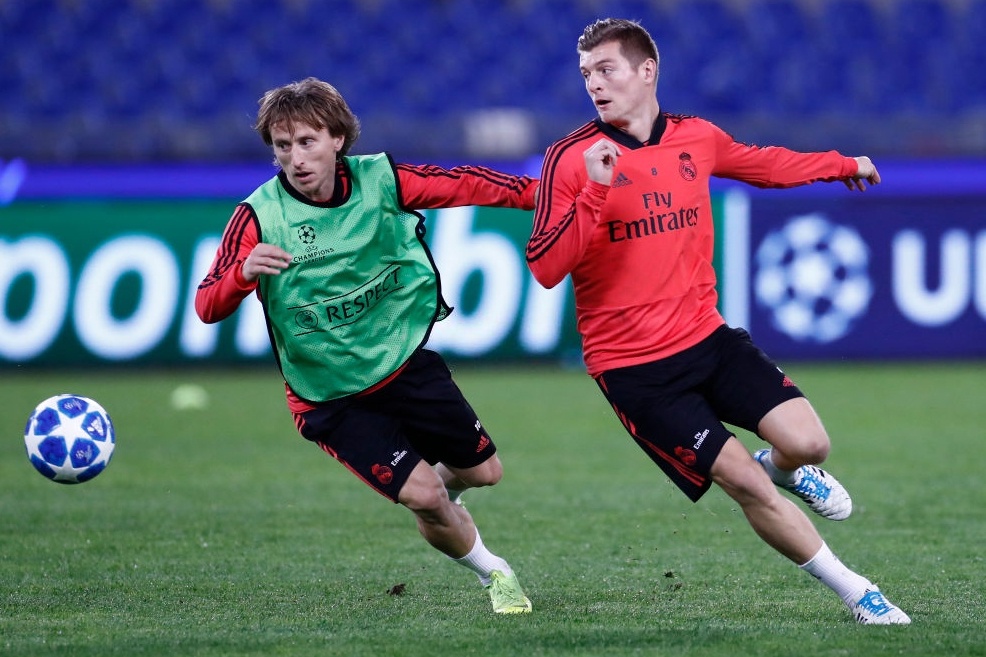 Toni Kroos,  Luka Modric,  Paul Scholes anh 1