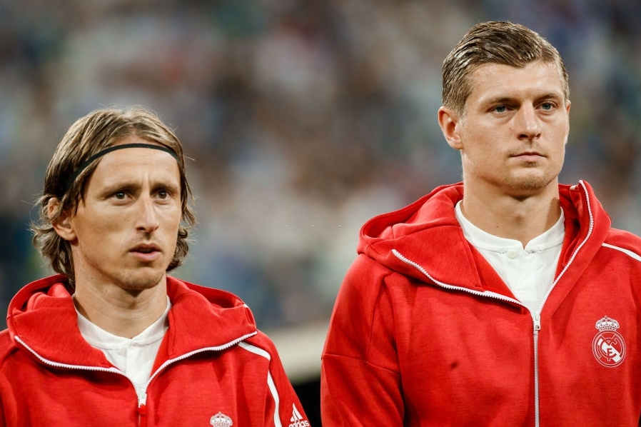 Scholes tu so sanh voi Modric va Kroos hinh anh