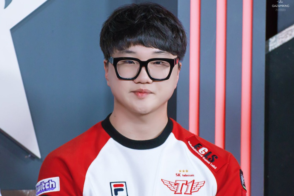 Lien Minh Huyen Thoai,  Profit,  Team Flash anh 1