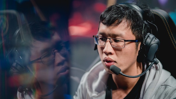 Warzone,  Lien Minh Huyen Thoai,  EVOS,  VCS,  LMHT anh 3