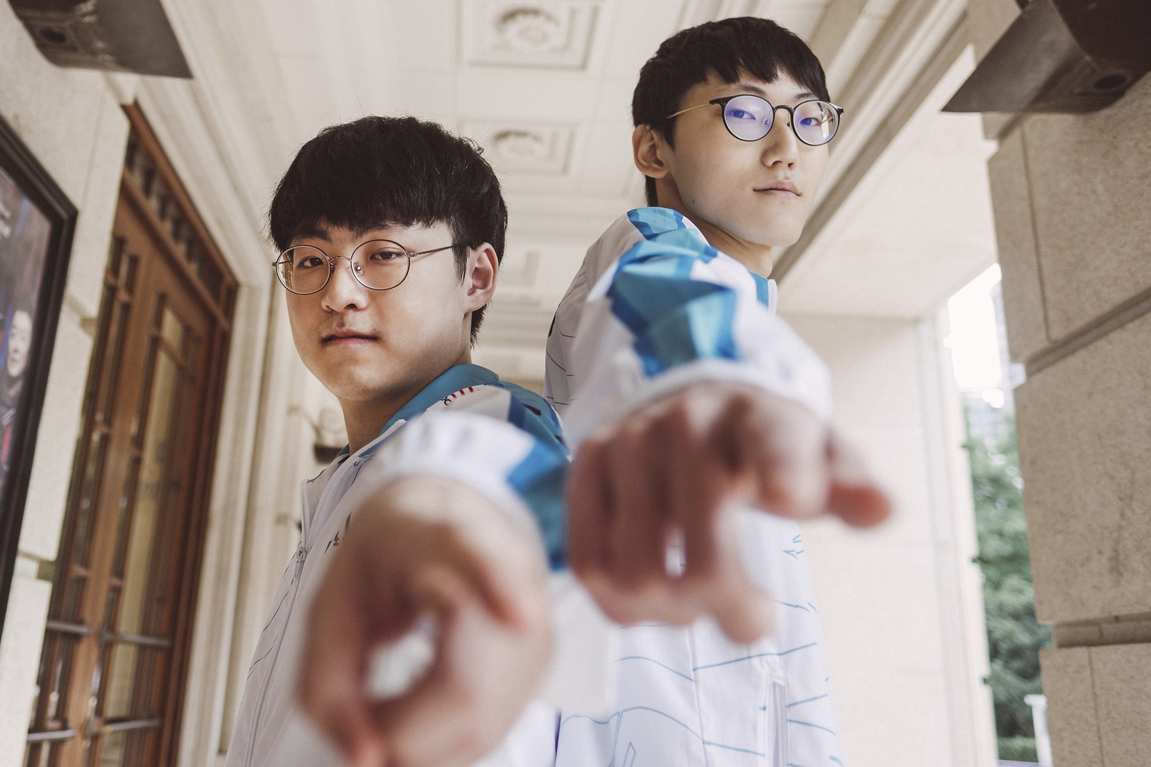 Damwon tiet lo trang phuc vo dich the gioi hinh anh