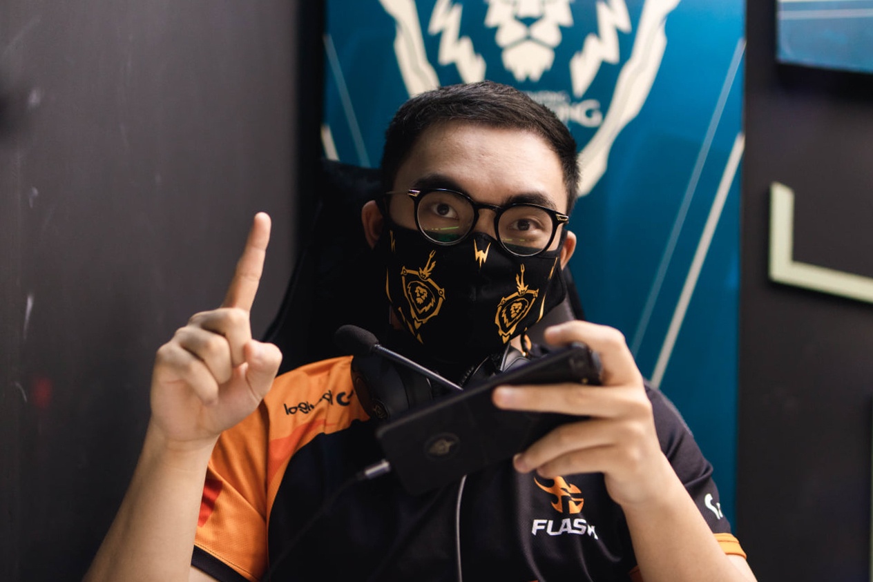 Team Flash danh bai FAP Esports trong tran ra quan hinh anh