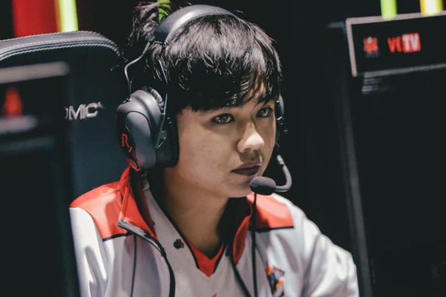 SBTC Esports chot doi hinh du giai Toc Chien hinh anh