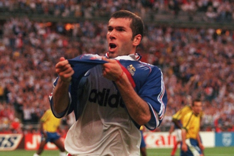 Tuyen Phap mo lap lai ky tich cua the he Zidane hinh anh