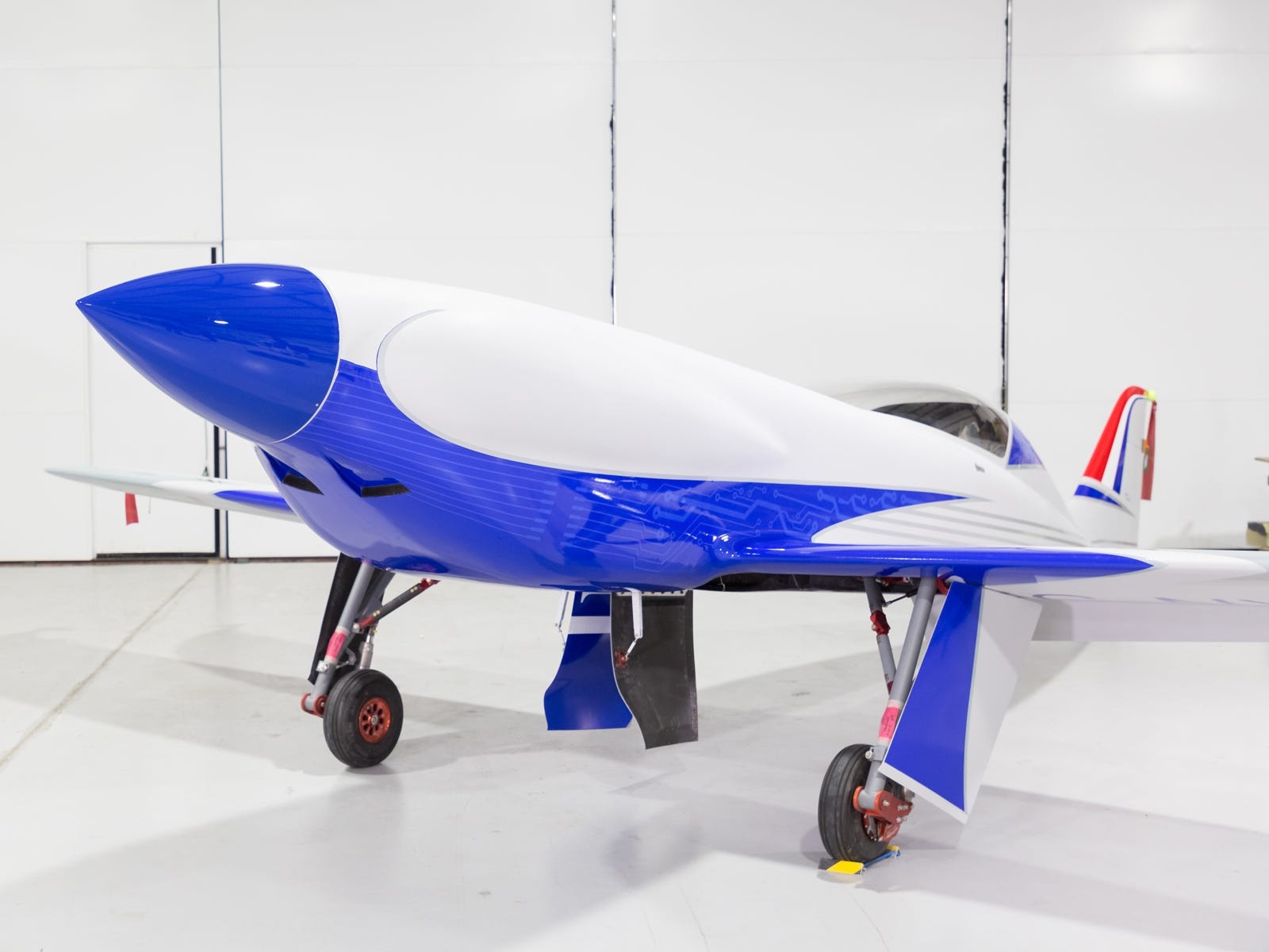 Rolls Royce tham vong san xuat may bay dien nhanh nhat the gioi hinh anh