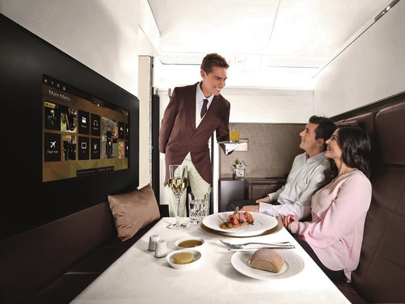 Ben trong khoang may bay dat nhat hanh tinh danh cho gioi sieu giau hinh anh