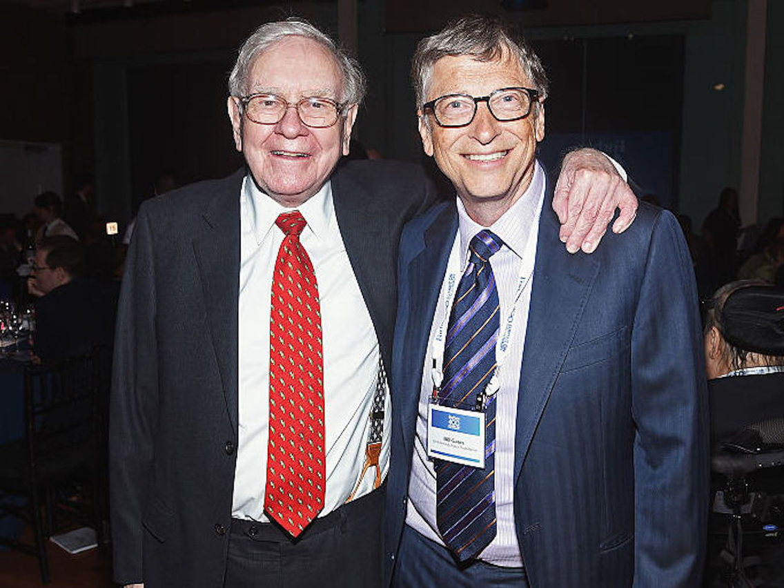 Bill Gates va cac co dong noi tieng o cong ty ty phu Warren Buffett hinh anh