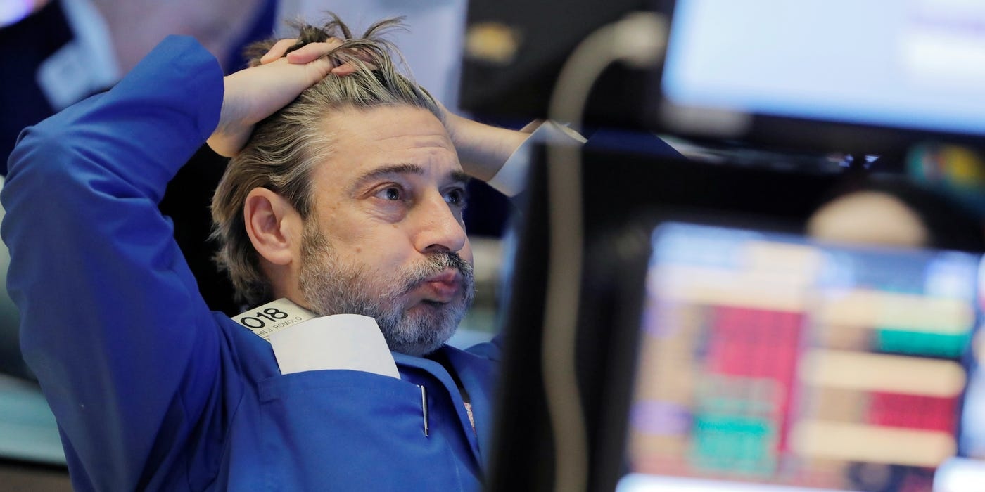 Thi truong chung khoan chan dong vi dich Covid-19, gia dau lao doc hinh anh