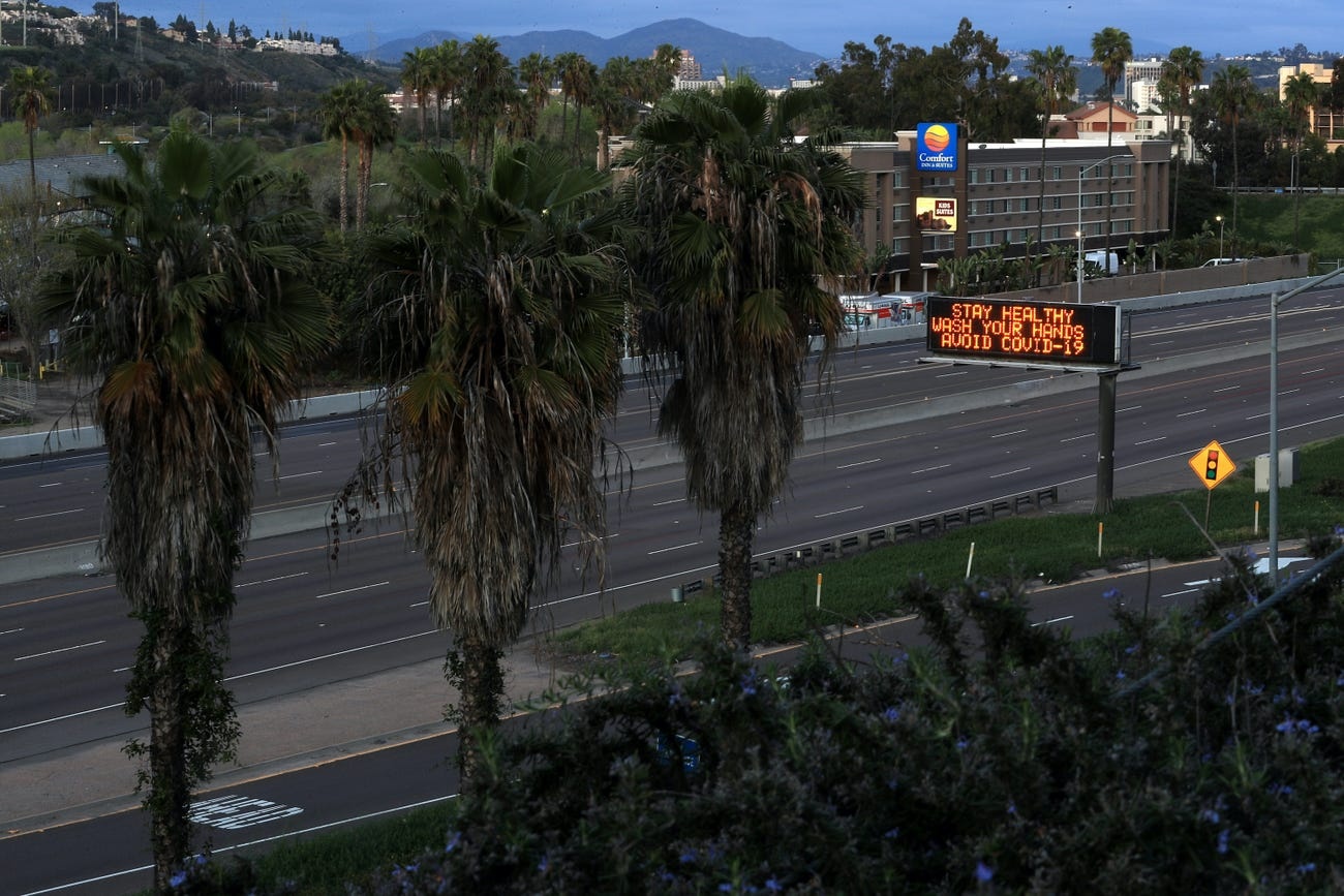 Covid-19 lay lan tai My anh 6