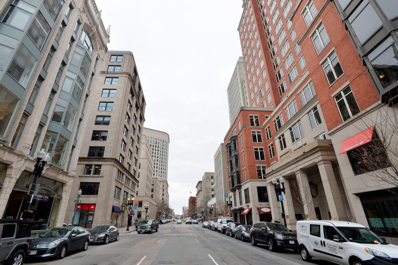 Covid-19 lay lan tai My anh 4