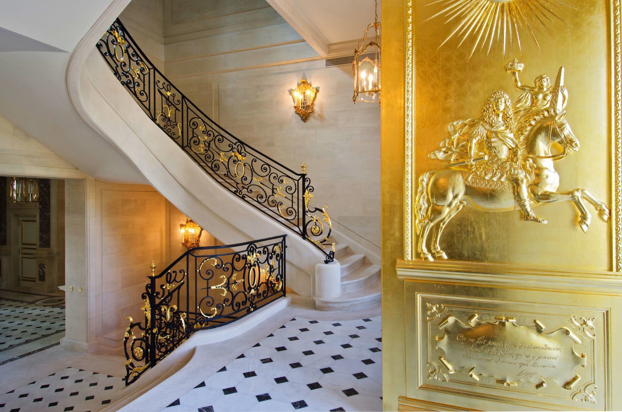 lau dai 375 trieu USD cua Thai tu Saudi anh 3