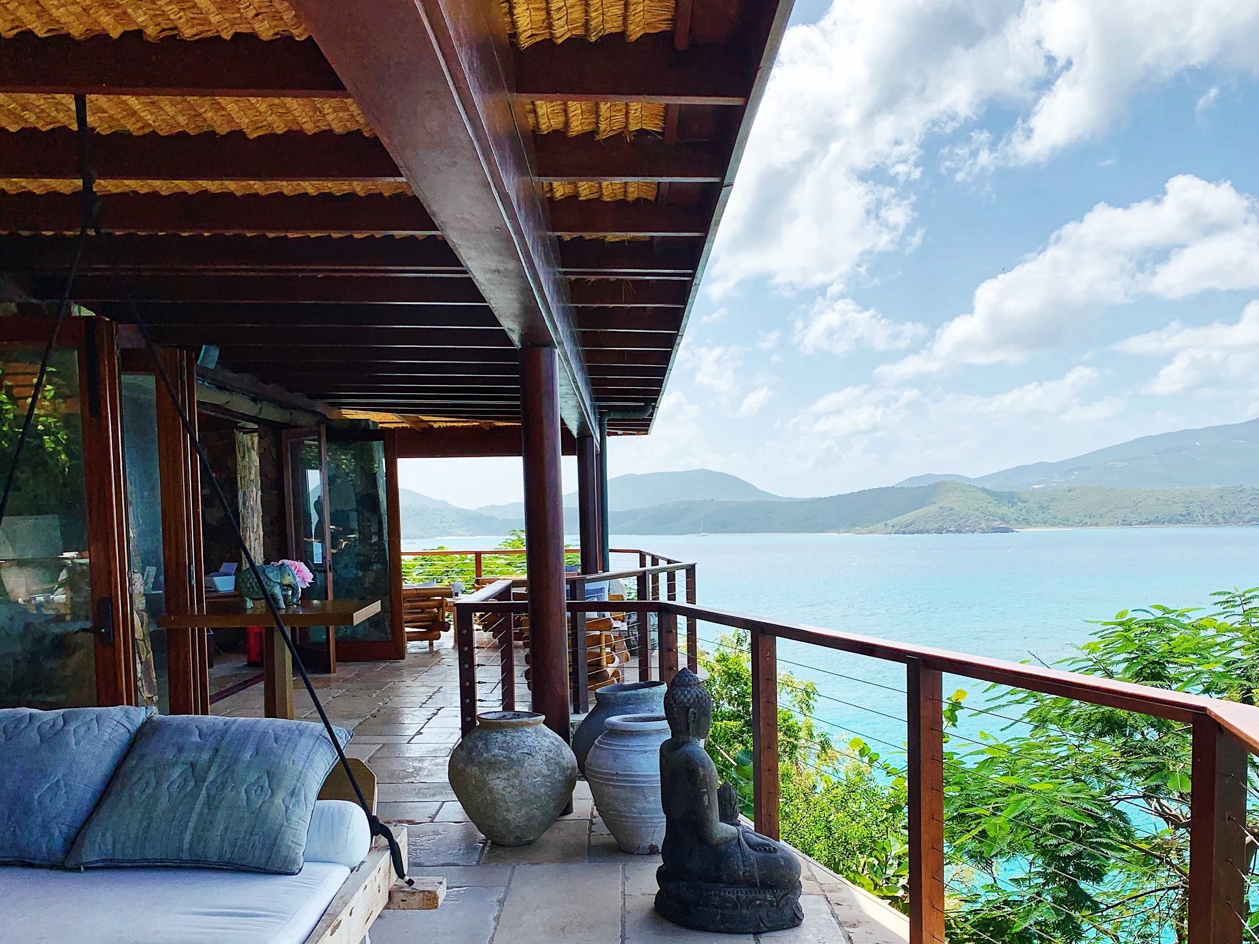 Hon dao 100 trieu USD duoc ty phu Branson ban de cuu Virgin Group hinh anh