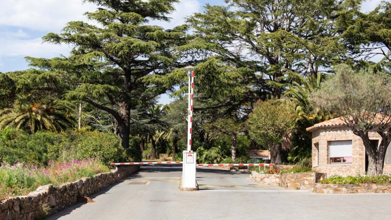 noi tru an cua gioi sieu giau anh 2